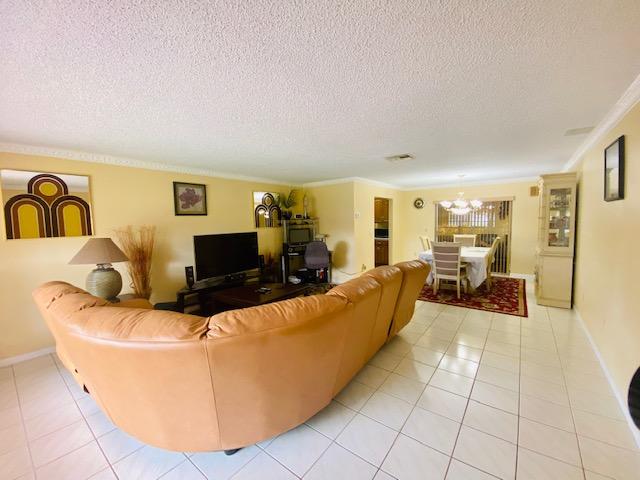 22594 Southwest 64th Way Boca Raton, FL 33428 - Photo 5 of 24 Living room