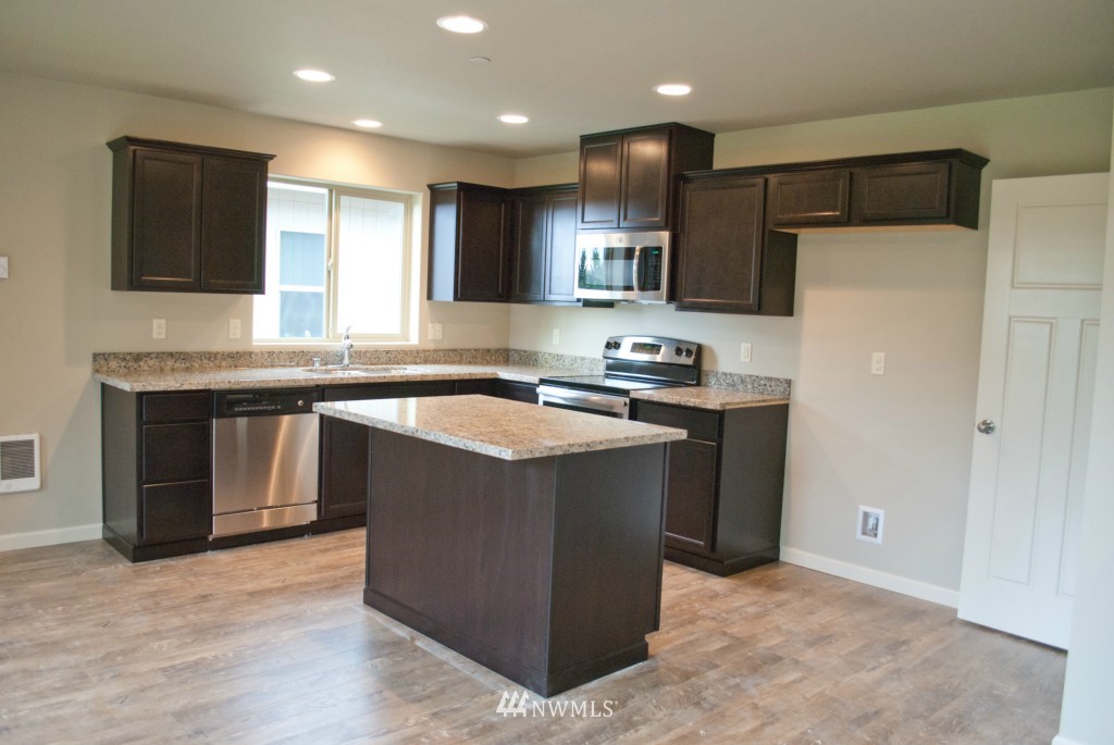 3102 Pine Road Northeast Bremerton, WA 98310 - Photo 4 of 10 Gallery Image 4