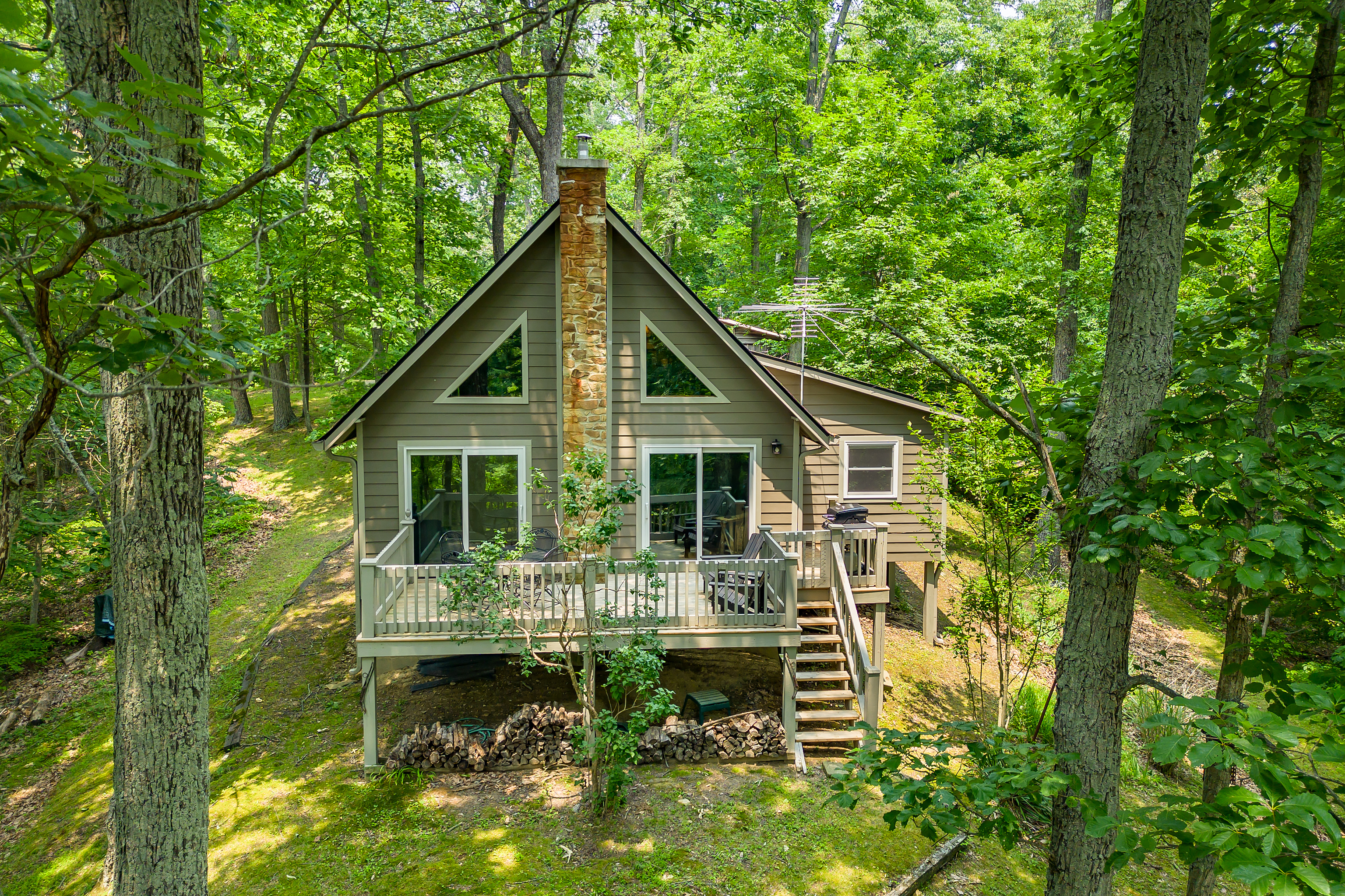 3271 Raspberry Lane Nashville, IN 47448 - Photo 2 of 86