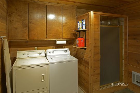 54100 North Ridge Drive Idyllwild, CA 92549 - Photo 13 of 16 Washer/dryer area in lower bathroom