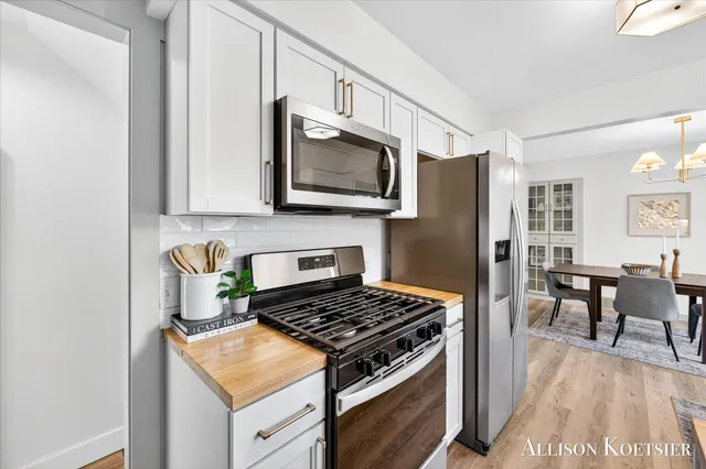 $378,000 | 6905 Maple Avenue, Jenison, MI 49428