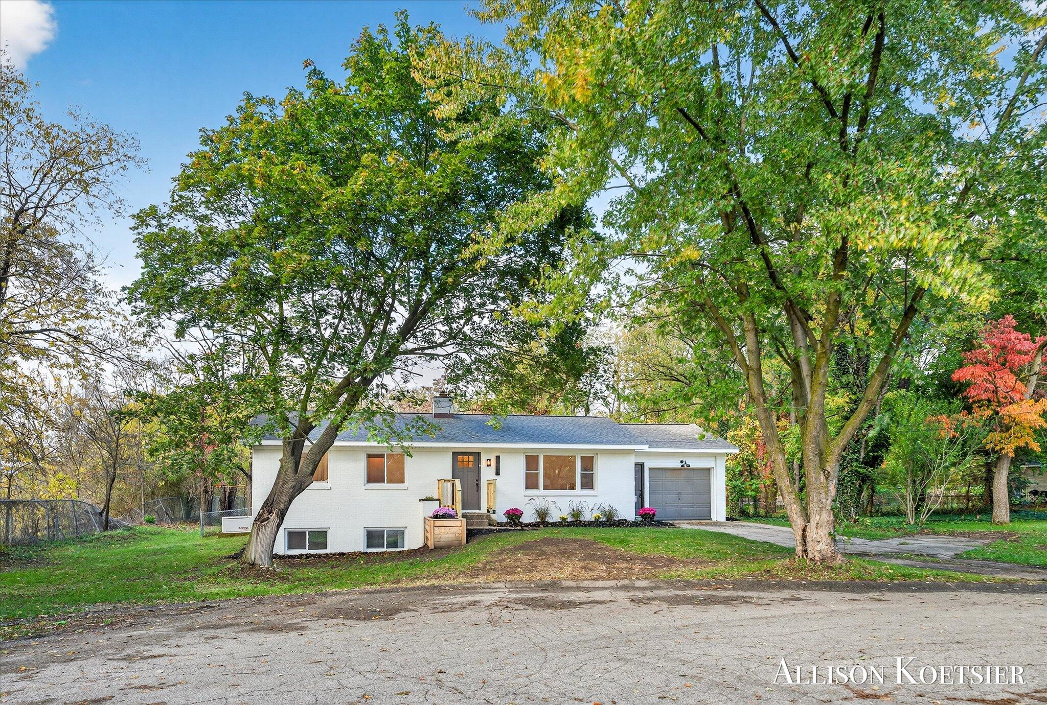 6905 Maple Avenue Jenison, MI 49428 - Photo 2 of 44 02-KYL00267