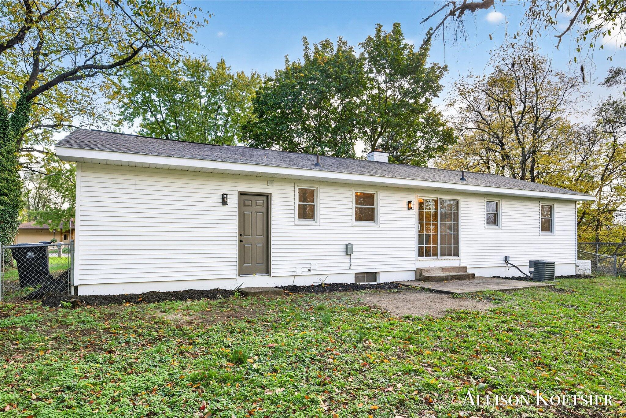 6905 Maple Avenue Jenison, MI 49428 - Photo 41 of 44 44-KYL00283