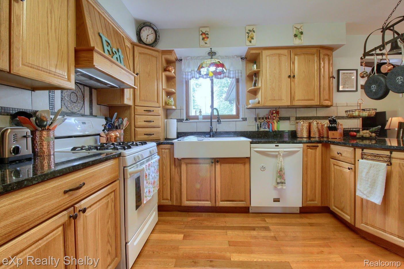 43460 Robson Road Belleville, MI 48111 - Photo 10 of 33 Gallery Image 10