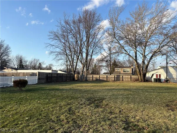$30,000 | 714 Hammer Court, Elyria, OH 44035
