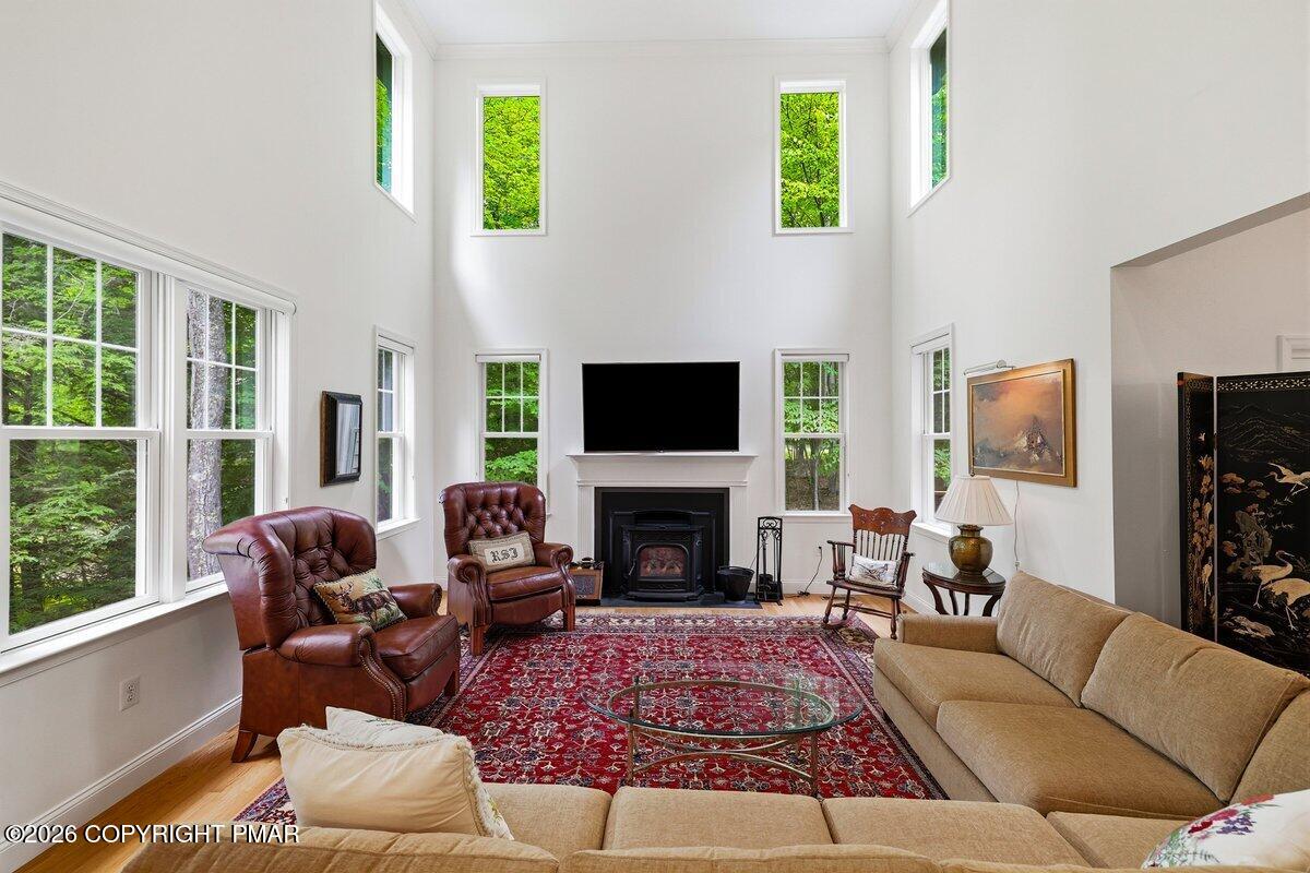 128 Creekside Road Canadensis, PA 18325 - Photo 4 of 68 Living room
