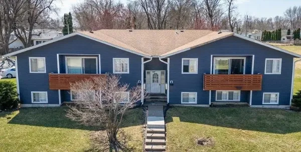 $999 | 2751 West 72nd Street, Unit 8, Davenport, IA 52806