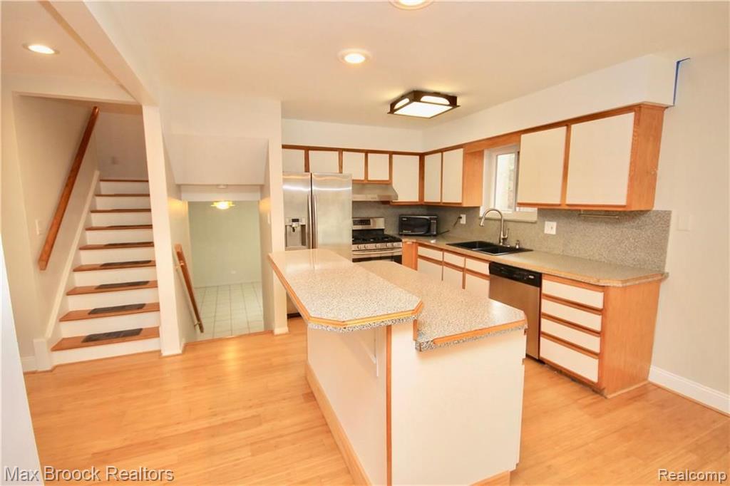 6070 Darramoor Road Bloomfield Hills, MI 48301 - Photo 6 of 22