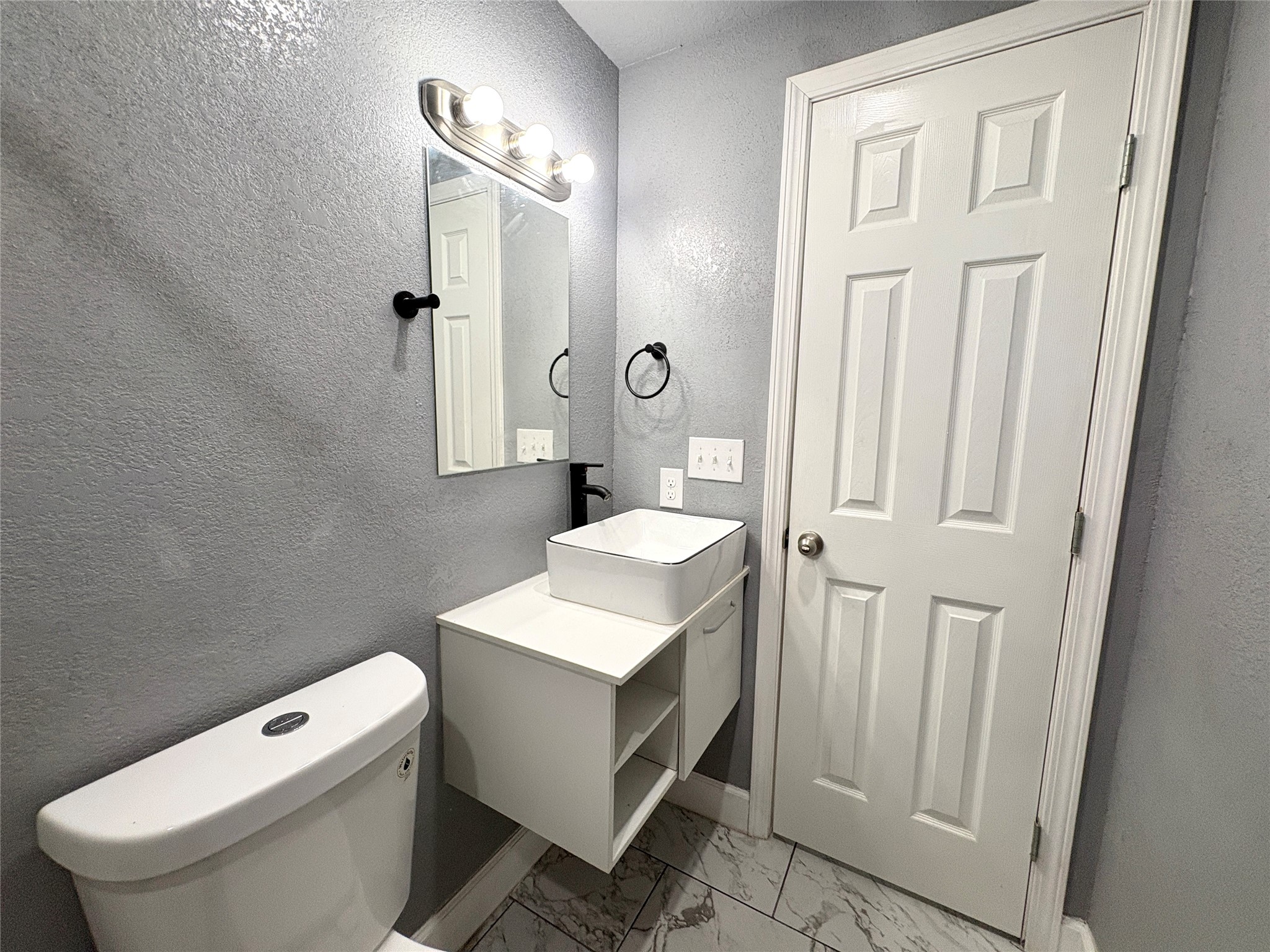 405 North Erskine Street Angleton, TX 77515 - Photo 7 of 13