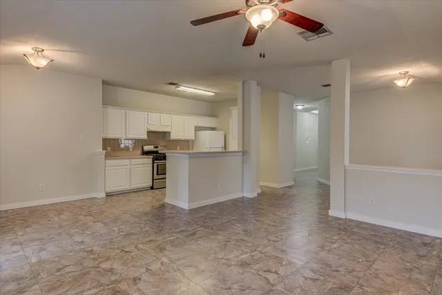 $317,500 | 2702 Greenlee Drive, Leander, TX 78641