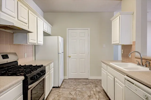 $317,500 | 2702 Greenlee Drive, Leander, TX 78641