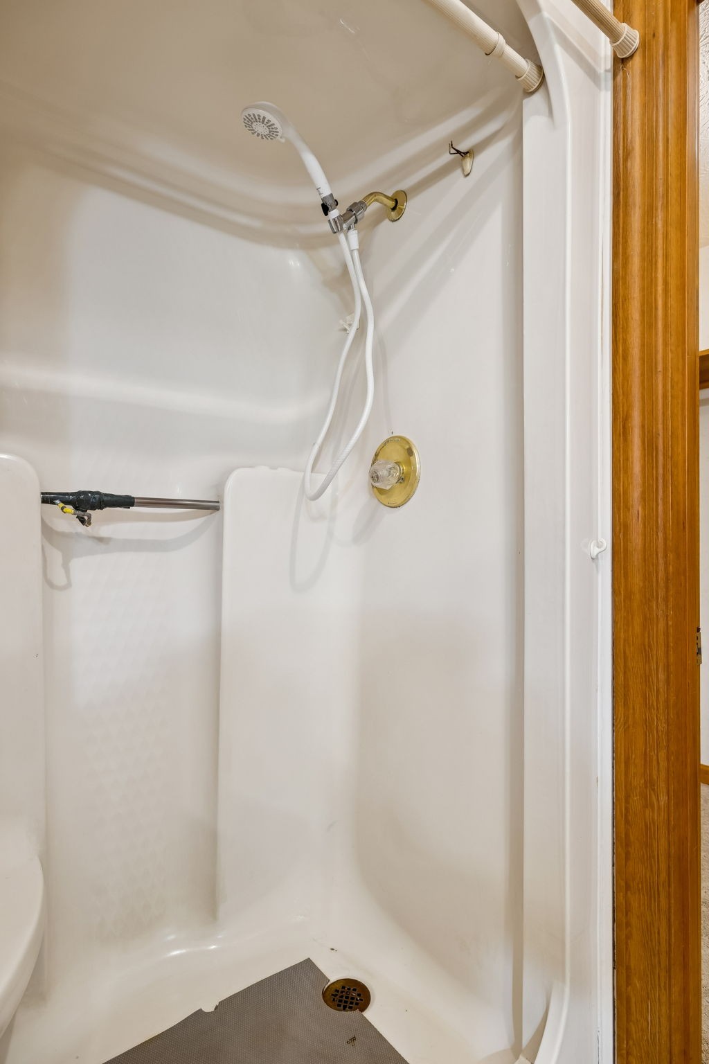 121 Kimberly Lane Pleasant View, TN 37146 - Photo 33 of 42 a view of bathroom