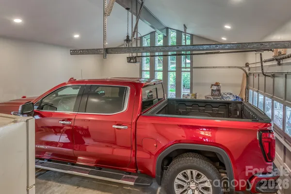 $797,500 | 294 Martha Drive, Spruce Pine, NC 28777