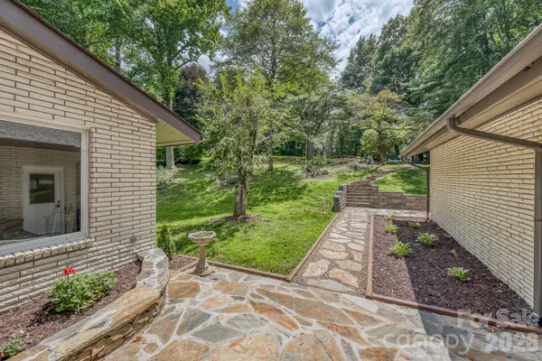 $797,500 | 294 Martha Drive, Spruce Pine, NC 28777