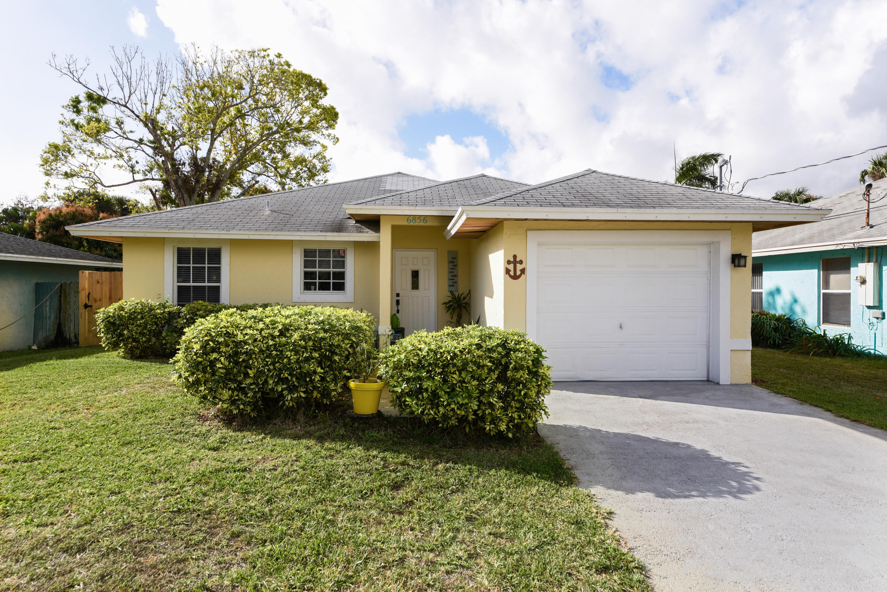 6856 4th Street Jupiter, FL 33458 - Photo 1 of 18 Front view