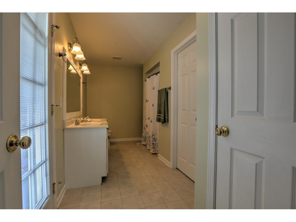 105 Walnut Grove Road Greeneville, TN 37743 - Photo 22 of 36 Master Bath