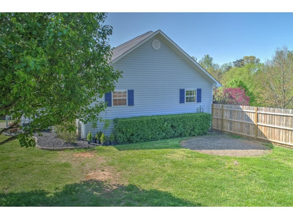 105 Walnut Grove Road Greeneville, TN 37743 - Photo 8 of 36 Photo 8