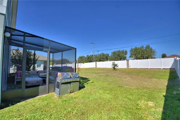$329,500 | 1737 Hilltop Drive, Dundee, FL 33838