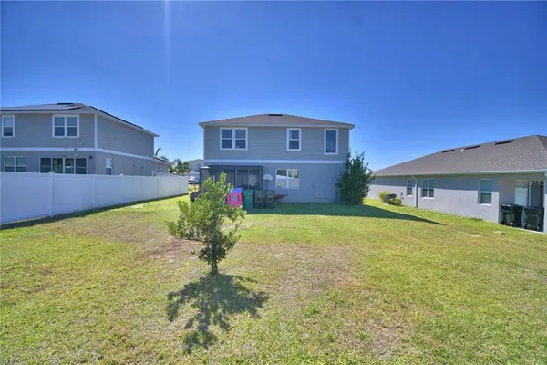 $329,500 | 1737 Hilltop Drive, Dundee, FL 33838