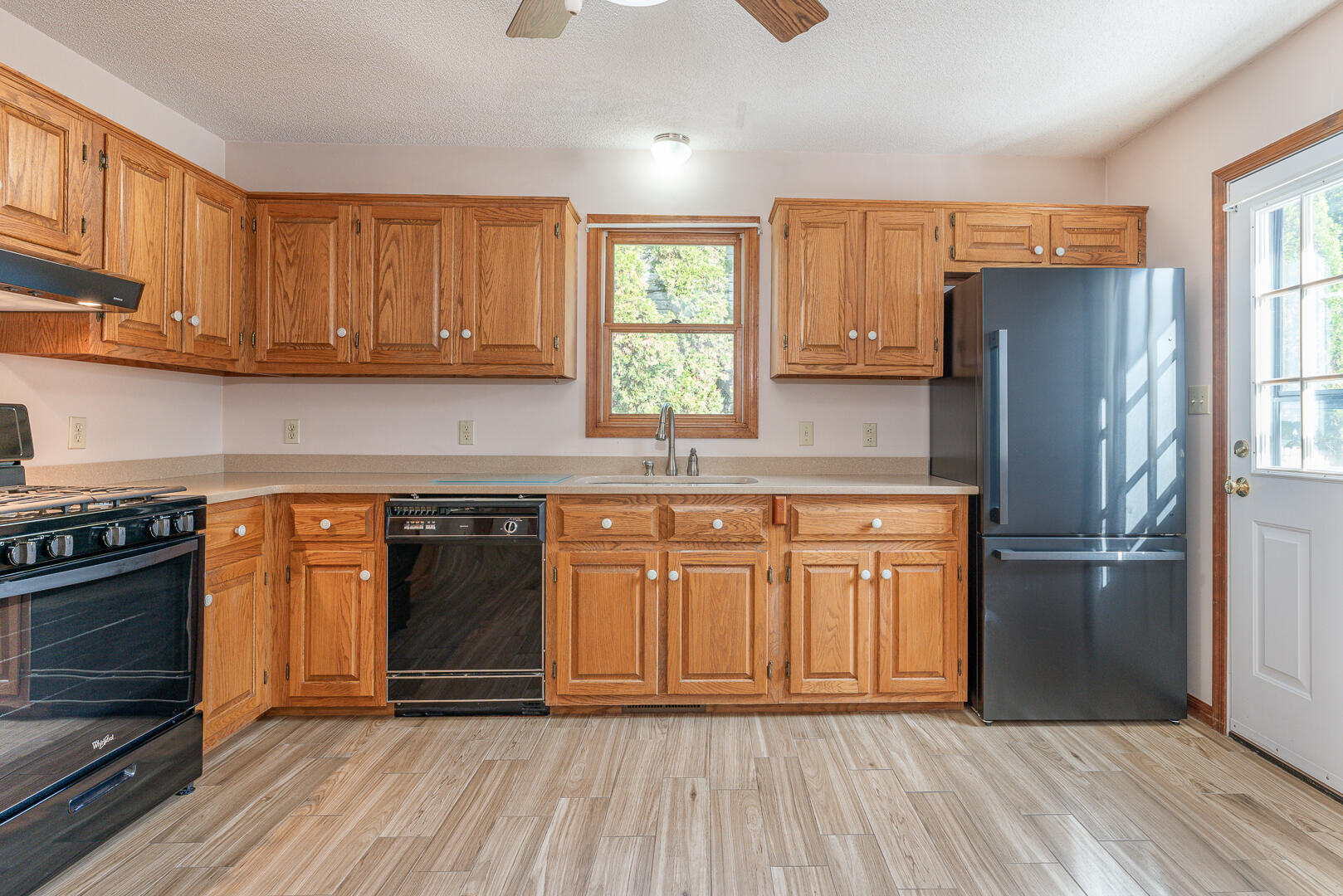 220 Alum Springs Road Lexington, VA 24450 - Photo 9 of 45 9 Eat=In Kitchen