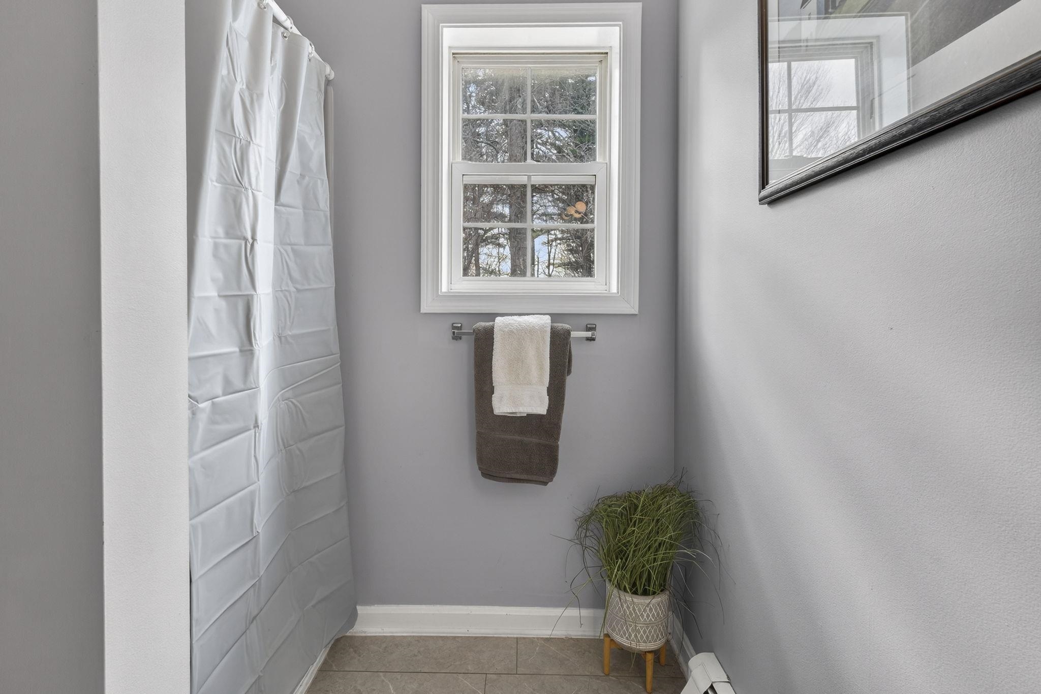 209 Dover Point Road Dover, NH 03820 - Photo 16 of 39 Gallery Image 16