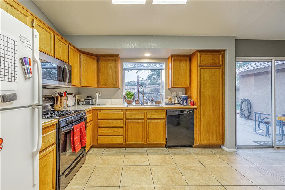 3052 Hampton Road Palmdale, CA 93551 - Photo 11 of 27 resized-JE5A1349-HDR