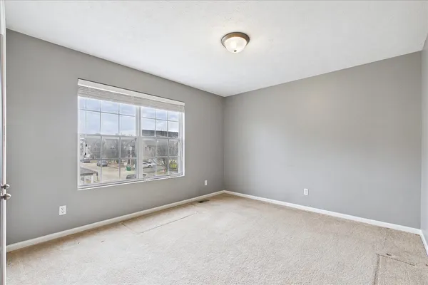 $300,000 | 607 Clayton Circle, Unit 607, Sycamore, IL 60178