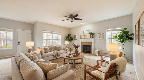 $300,000 | 607 Clayton Circle, Unit 607, Sycamore, IL 60178