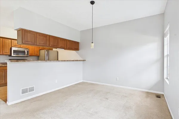 $300,000 | 607 Clayton Circle, Unit 607, Sycamore, IL 60178