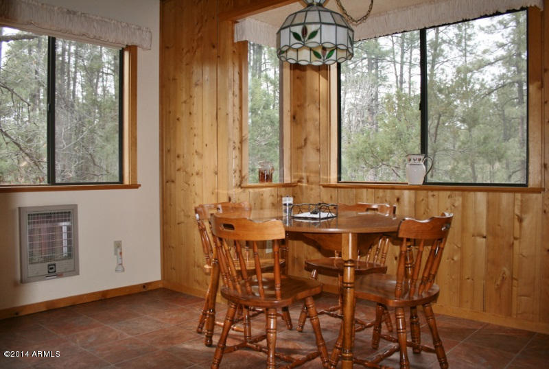 4904 Fuller Road Strawberry, AZ 85544 - Photo 8 of 19 Dining area