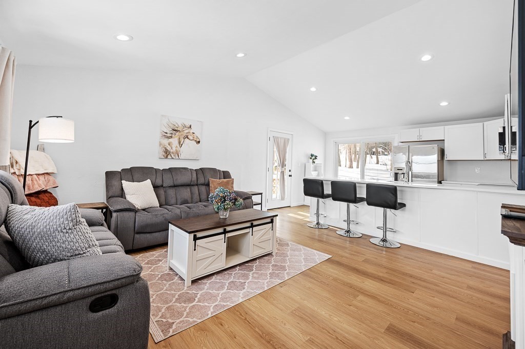 5 Karen Way Rutland, MA 01543 - Photo 3 of 23