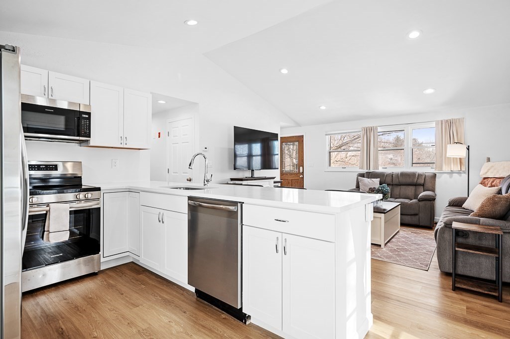5 Karen Way Rutland, MA 01543 - Photo 7 of 24 Gallery Image 7