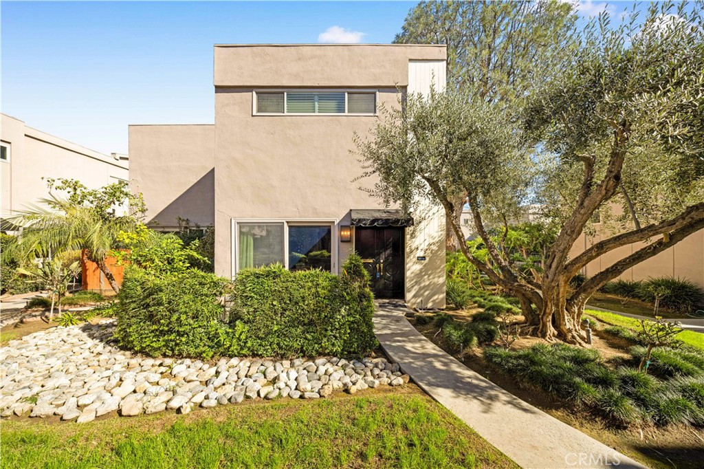 573 Fairview Avenue Arcadia, CA 91007 - Photo 1 of 1 Front View