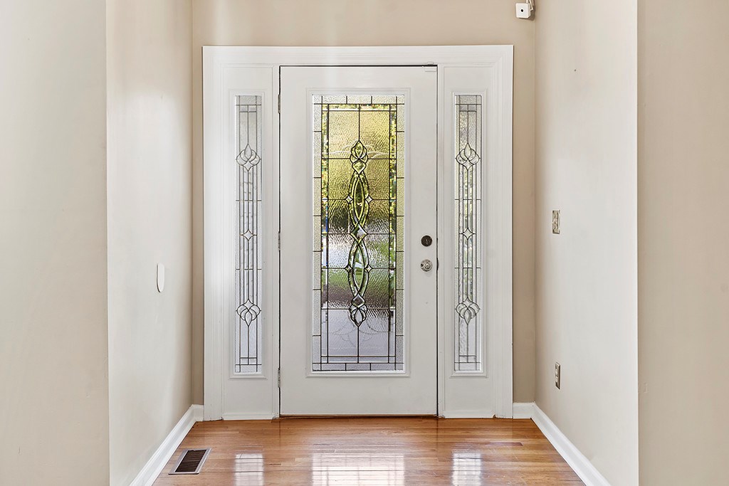 101 Oak Ridge Drive Greenwood, SC 29649 - Photo 3 of 17 Gallery Image 3