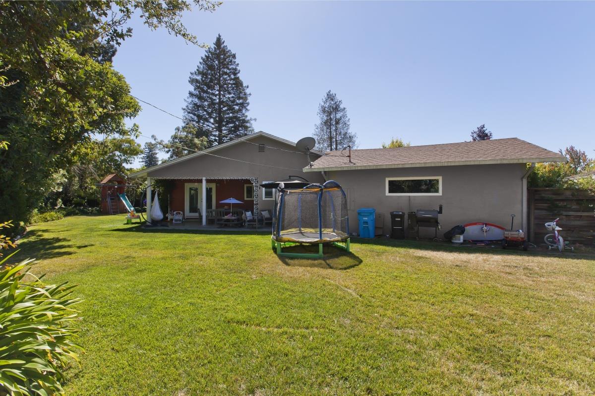 1120 Saxon Way Menlo Park, CA 94025 - Photo 15 of 17