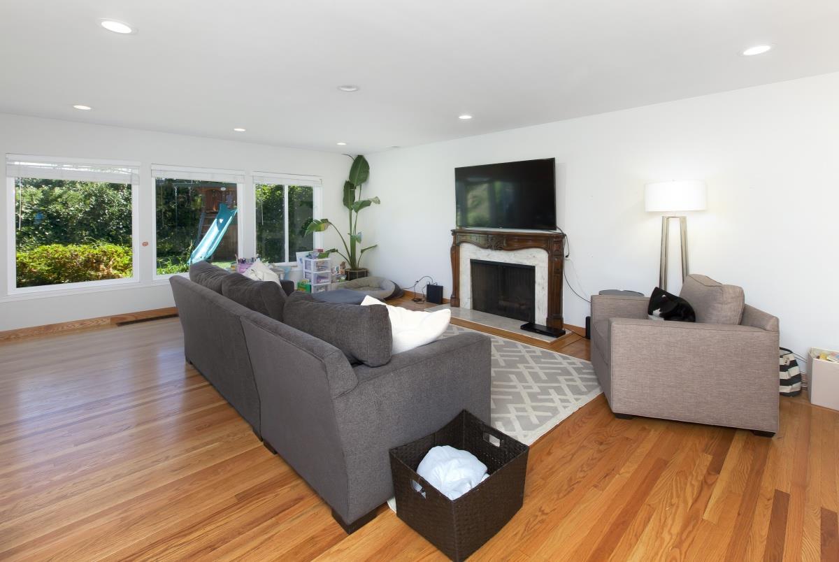 1120 Saxon Way Menlo Park, CA 94025 - Photo 2 of 17