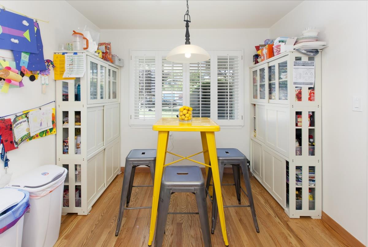 1120 Saxon Way Menlo Park, CA 94025 - Photo 7 of 17