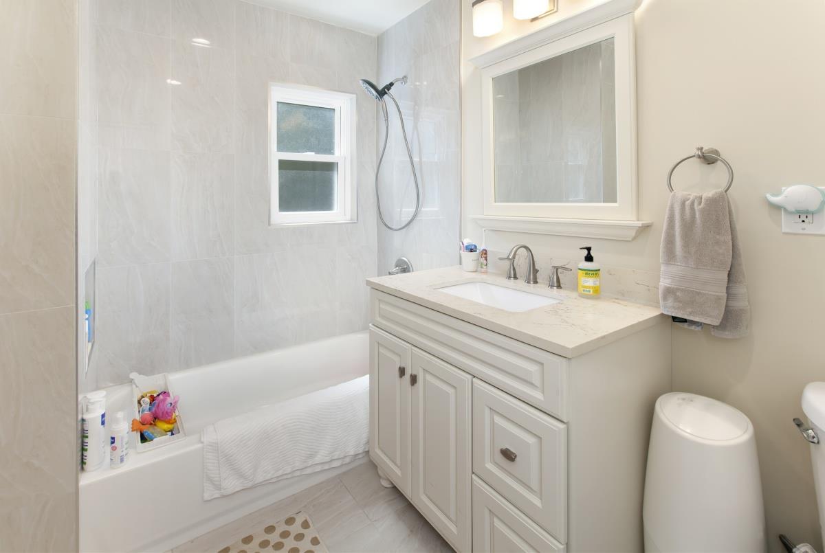 1120 Saxon Way Menlo Park, CA 94025 - Photo 10 of 17