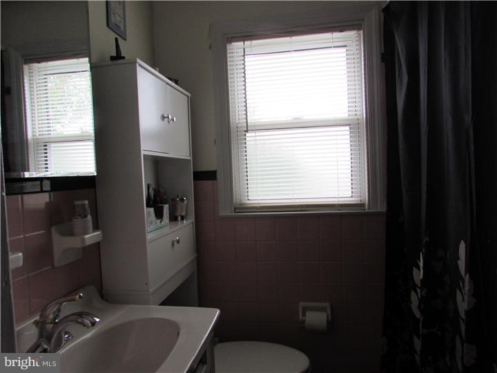 544 Perry Street Ridley Park, PA 19078 - Photo 11 of 12 Bathroom