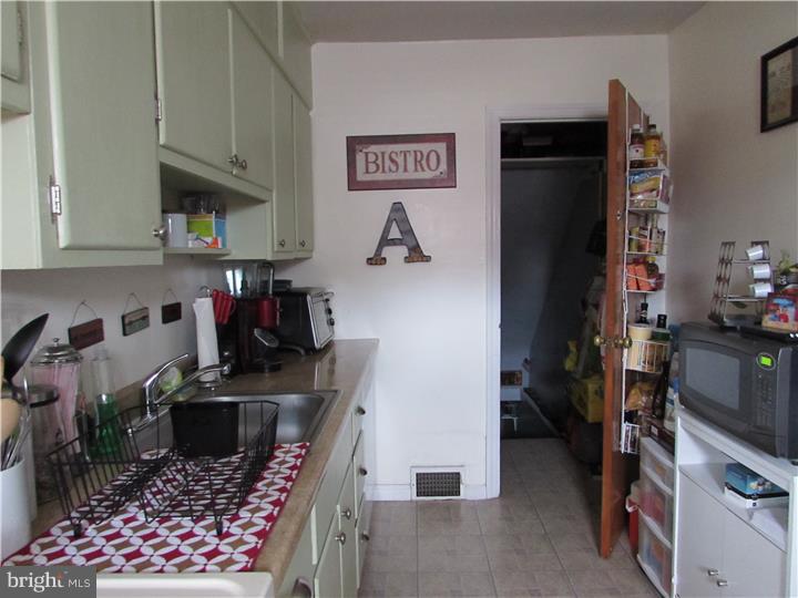 544 Perry Street Ridley Park, PA 19078 - Photo 4 of 12 Kitchen