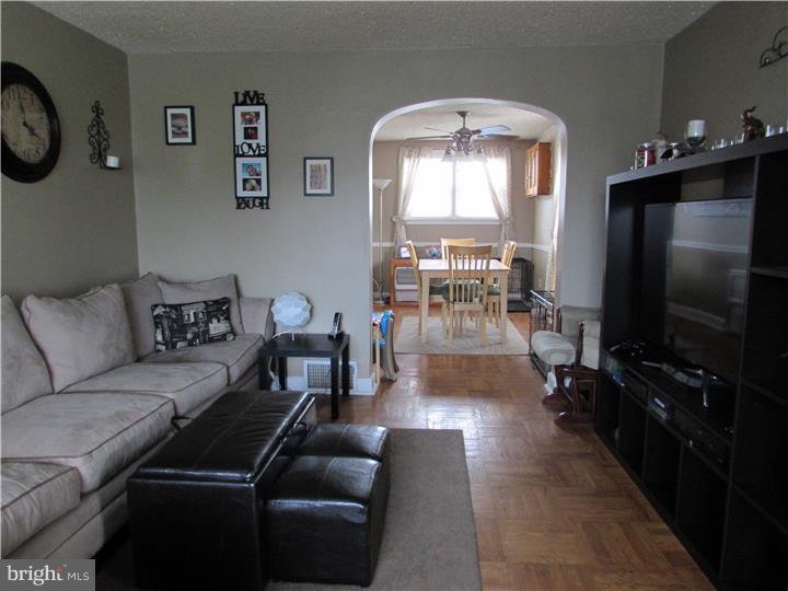 544 Perry Street Ridley Park, PA 19078 - Photo 6 of 12 Living Room