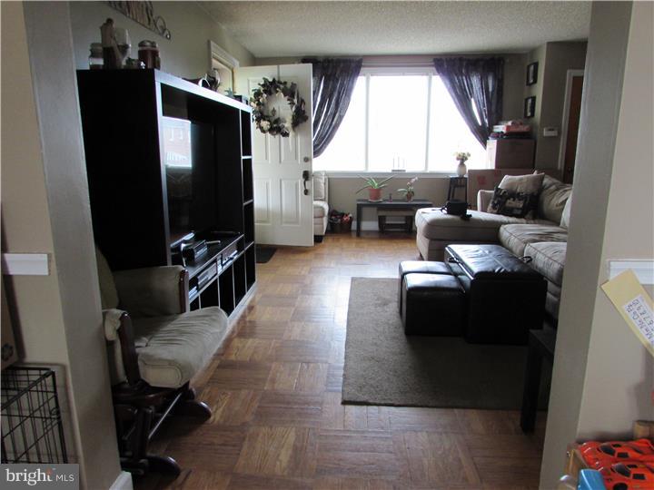 544 Perry Street Ridley Park, PA 19078 - Photo 8 of 12 Living Room