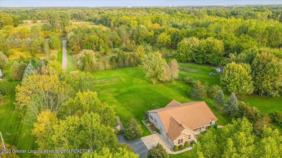 10568 Royston Road Grand Ledge, MI 48837 - Photo 54 of 60 11-Media Jett-4