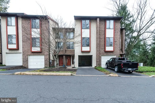 $385,000 | 9 Aspen Way, Doylestown, PA 18901