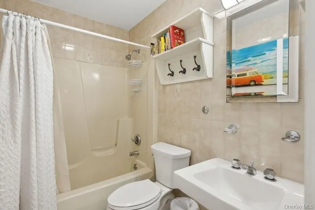 $2,895,000 | 161 Monroe Drive, Montauk, NY 11954