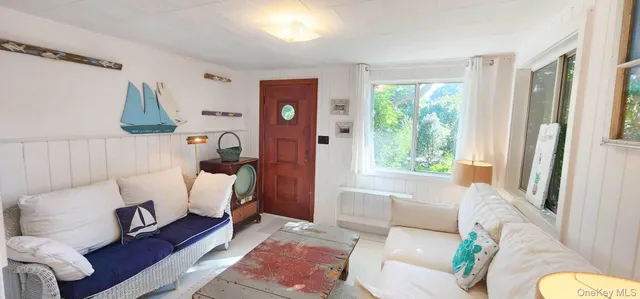 $2,895,000 | 161 Monroe Drive, Montauk, NY 11954