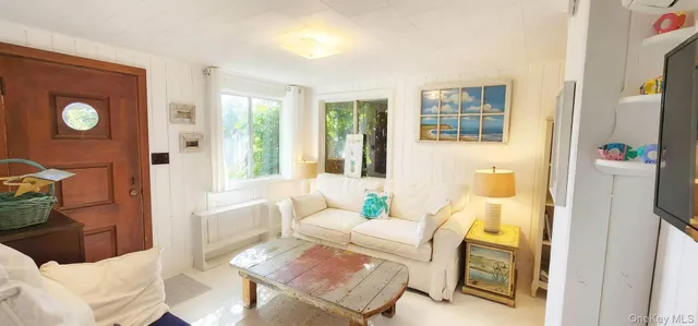 $2,895,000 | 161 Monroe Drive, Montauk, NY 11954