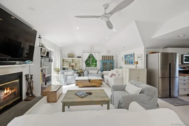 $2,895,000 | 161 Monroe Drive, Montauk, NY 11954