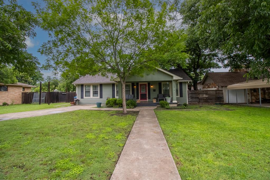 133 Travis Street Kerrville, TX 78028 - Photo 1 of 28 Main View