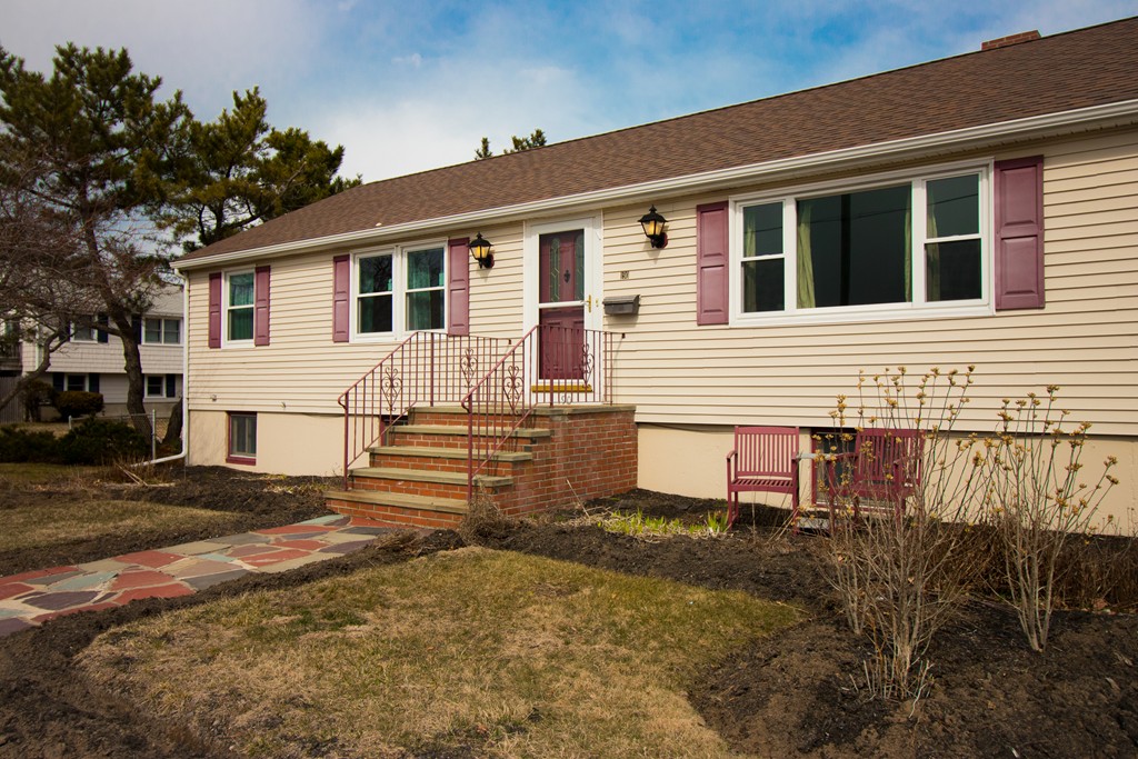 190 Newport Road Hull, MA 02045 - Photo 5 of 19 Gallery Image 5